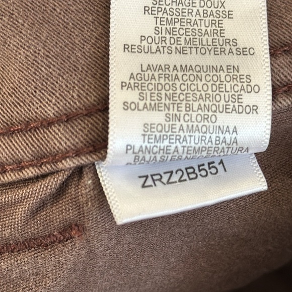 BCBGeneration Pocket Flap w/ Button RearPocket Design Stretchy Brown Jeans Faded - Picture 14 of 14